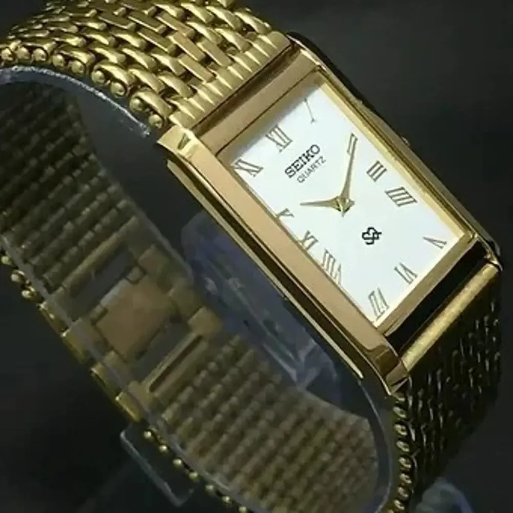 Vintage Style Seiko Quartz Mens Gold Watch & White accents W/ Metal Strap